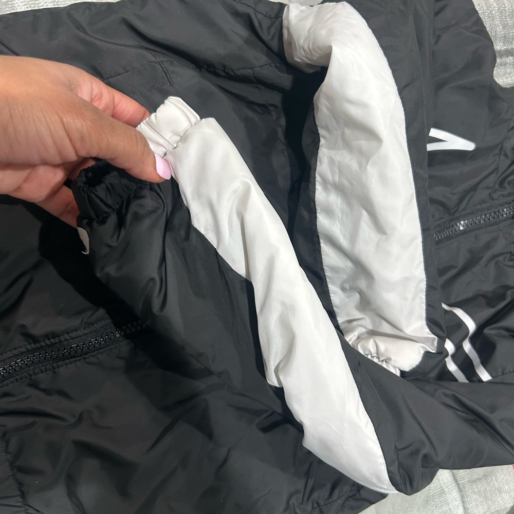 Nike Black and white Hooded coat - Picture 2 of 4